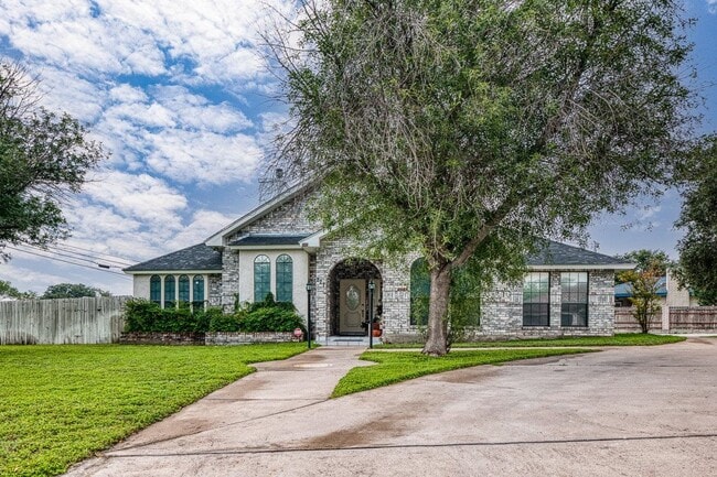 227 Foster Cir in Del Rio, TX - Building Photo - Building Photo