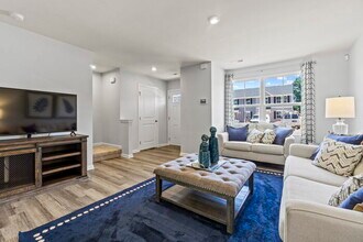 501 Hampton Townes Dr in Greenville, SC - Building Photo - Building Photo