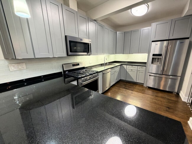 2700 N Ridgeway Ave in Chicago, IL - Building Photo - Building Photo