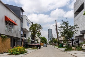 1424 Bailey St in Houston, TX - Building Photo - Building Photo