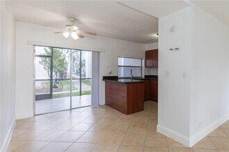 4415 Treehouse Ln in Tamarac, FL - Building Photo - Building Photo