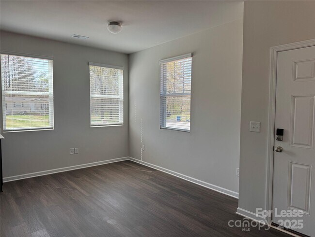 111 Peridot Dr in Statesville, NC - Building Photo - Building Photo