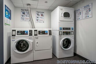 100 Hemenway St, Unit 408 in Boston, MA - Foto de edificio - Building Photo