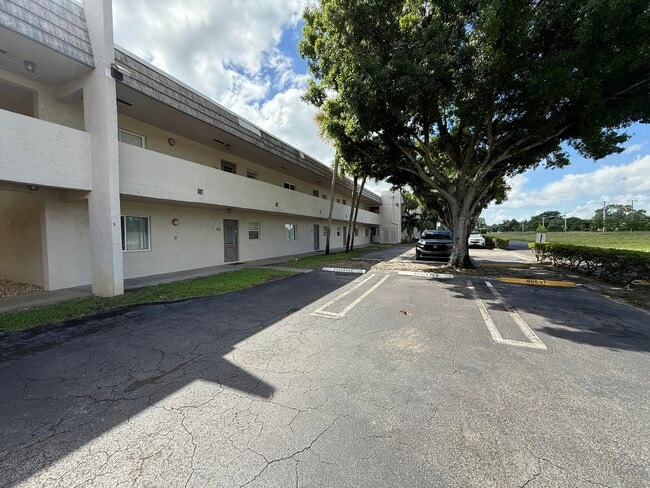 2900 Fiore Way in Delray Beach, FL - Building Photo - Building Photo