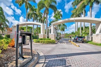 13929 SW 102nd Terrace in Miami, FL - Building Photo - Building Photo