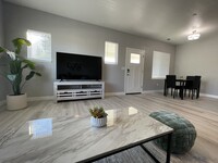 Aspen Creek Apartments in Chico, CA - Building Photo - Building Photo