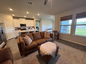 4507 Longhorn Crst in San Antonio, TX - Foto de edificio - Building Photo