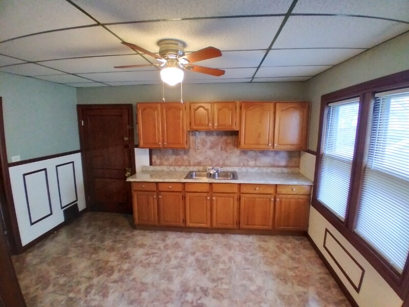7130 Clement Ave-Unit -Down in Cleveland, OH - Building Photo