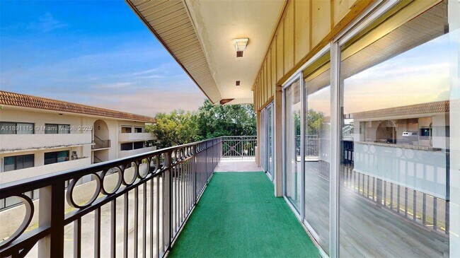 4850 SW 63rd Terrace in Davie, FL - Building Photo - Building Photo