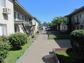 Fruitridge Glen Apartments in Sacramento, CA - Building Photo - Building Photo