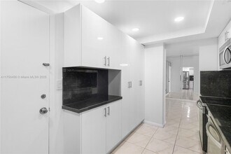 1849 S Ocean Dr in Hallandale Beach, FL - Building Photo - Building Photo