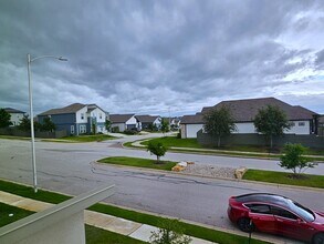 9612 Whisper Willow Blvd in Manor, TX - Foto de edificio - Building Photo