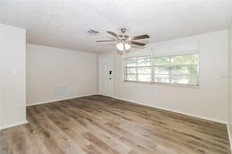 6255 Maplewood Dr in New Port Richey, FL - Building Photo - Building Photo