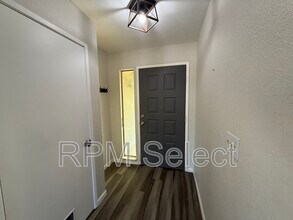 8670 Sumerlin Ct in Elk Grove, CA - Building Photo - Building Photo