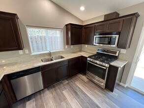 475 Katybug Ct SE in Salem, OR - Building Photo - Building Photo