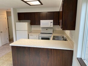 3075-3095-3095 NE 7th Ct in Gresham, OR - Building Photo - Building Photo