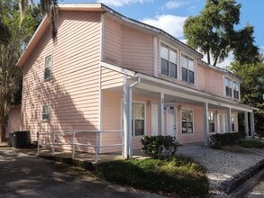 1813 NW 2nd Ave in Gainesville, FL - Building Photo - Primary Photo