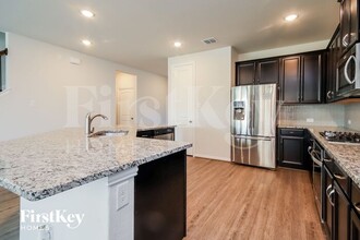 24323 Huntcliff Dr in Katy, TX - Foto de edificio - Building Photo