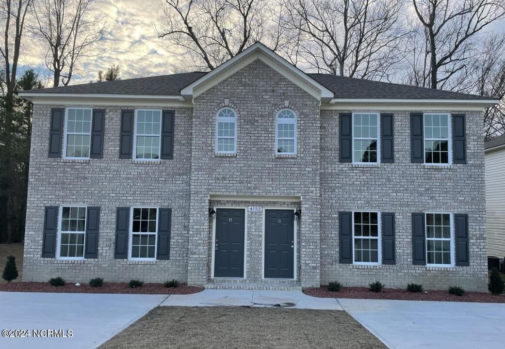 4156 Brook Creek Ln in Greenville, NC - Foto de edificio