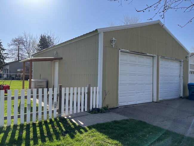 232 2nd Ave SW in Forest Lake, MN - Building Photo - Building Photo