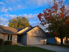 2614 Findley Dr in Springfield, IL - Building Photo