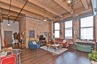 400 S Green St, Unit 212 in Chicago, IL - Building Photo - Building Photo