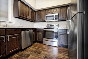 Carlyle Place Apartments