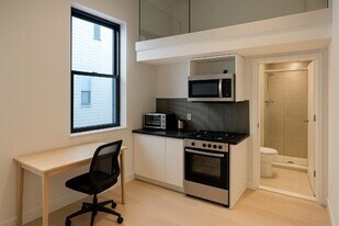 358 W 51st St in New York, NY - Building Photo
