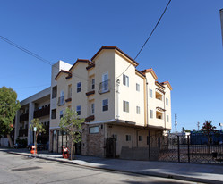 14535 Archwood St Apartamentos