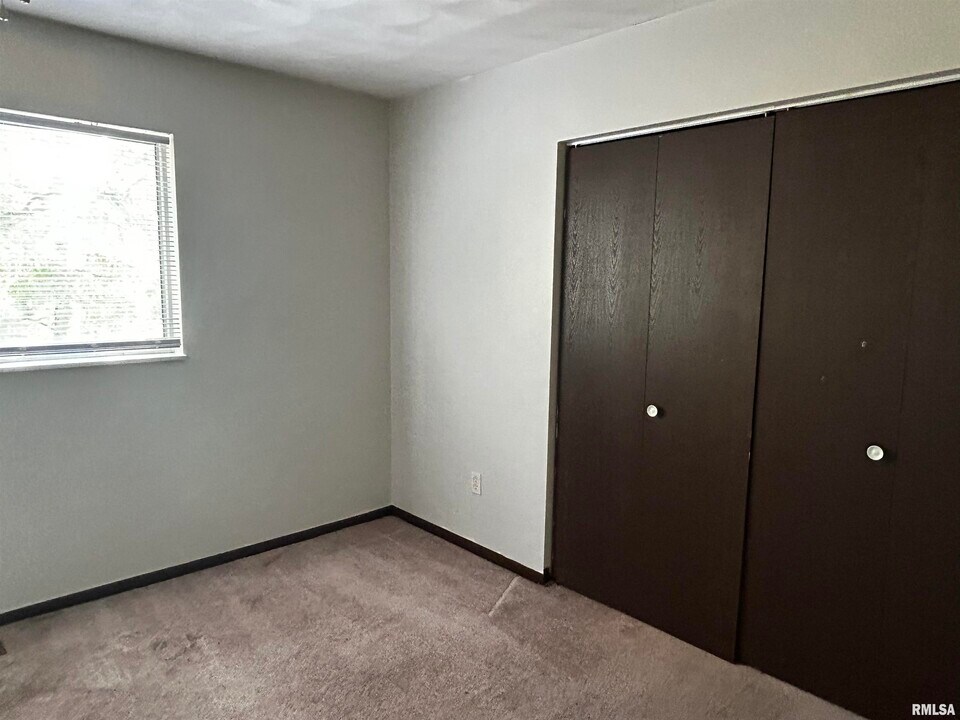 3428 W Richwoods Blvd in Peoria, IL - Building Photo
