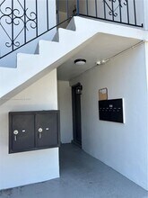 543 SW 37th Ave in Miami, FL - Building Photo - Building Photo