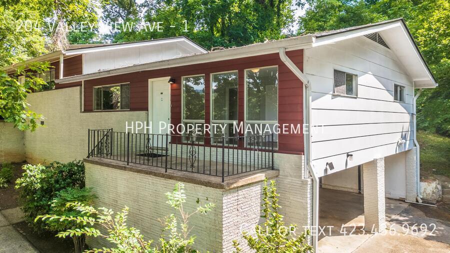 204 Valley View Ave in Red Bank, TN - Building Photo