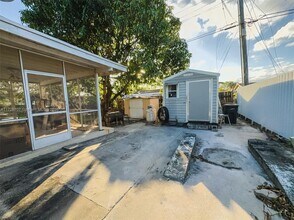 3420 SW 104th Ave in Miami, FL - Foto de edificio - Building Photo