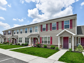 Misty Creek Village in New Oxford, PA - Building Photo - Building Photo