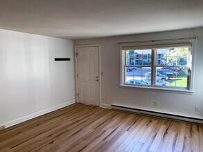 93 Henry Law Ave in Dover, NH - Building Photo - Building Photo