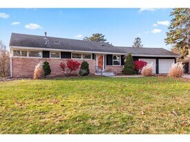 5528 Merritt Cir in Minneapolis, MN - Building Photo