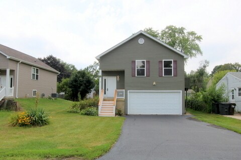 6617 Briarwood Dr in Crystal Lake, IL - Foto de edificio