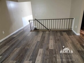 5809 Christie Ave SE in Kentwood, MI - Building Photo - Building Photo