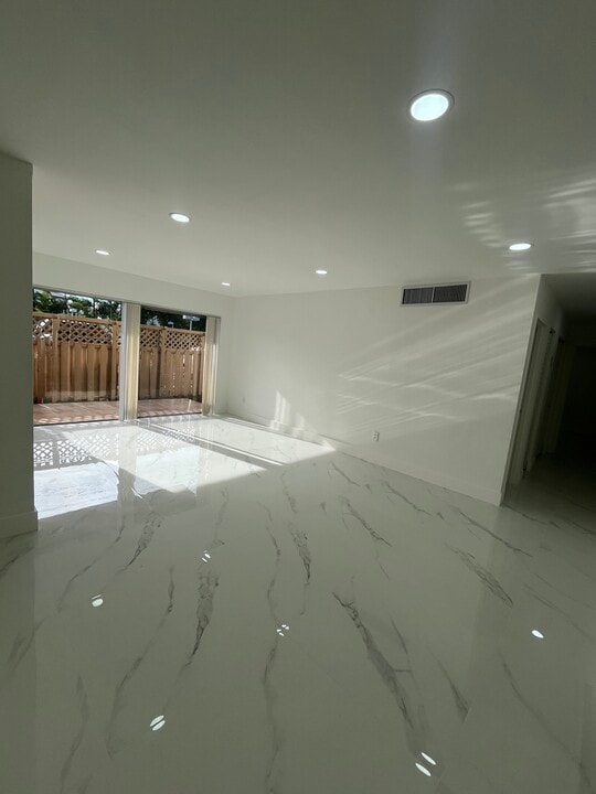 4594 NW 79th Ave, Unit 1D in Doral, FL - Building Photo