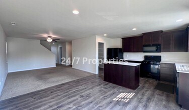 290 Forest Ln in Molalla, OR - Building Photo - Building Photo