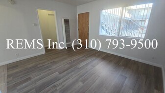 lah01 in Hawthorne, CA - Building Photo