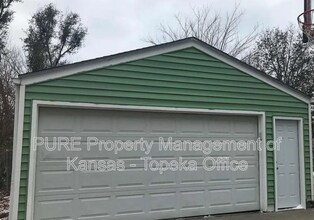 3520 SW Brendan Ave in Topeka, KS - Building Photo - Building Photo