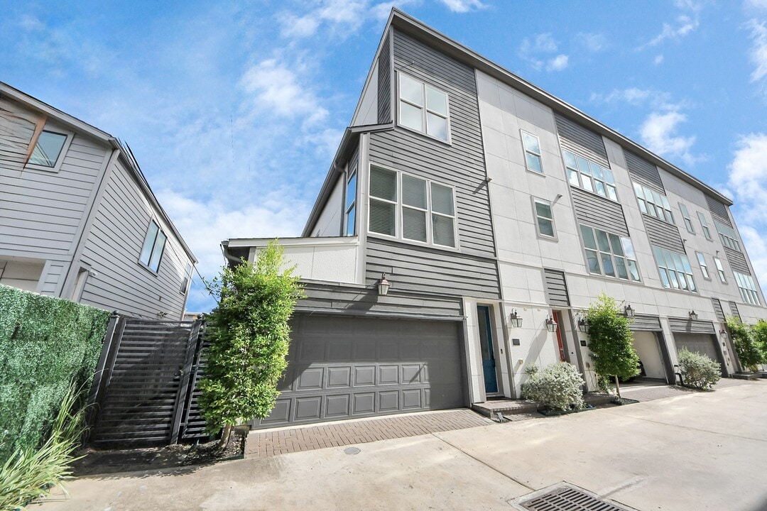 9614 Riddlewood Ln in Houston, TX - Building Photo