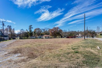 Cedar Crest Apartments in Dallas, TX - Building Photo - Building Photo