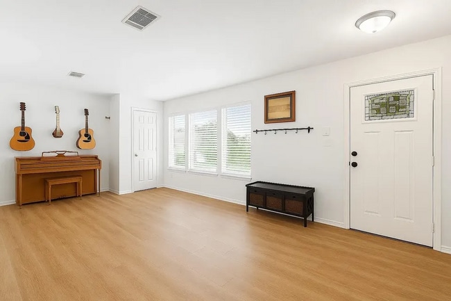 2105 Zeppelin Dr in Cedar Park, TX - Building Photo - Building Photo