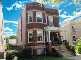 5119 W Pensacola Ave in Chicago, IL - Building Photo