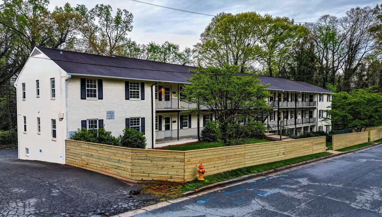 Highland Commons in Winston-Salem, NC - Foto de edificio