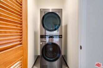 1411 Cloverfield Blvd in Santa Monica, CA - Building Photo - Building Photo