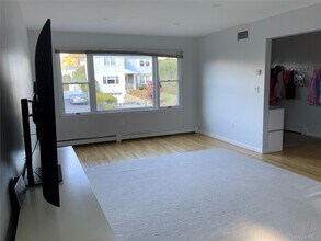 106 Madison Rd in Scarsdale, NY - Building Photo - Building Photo