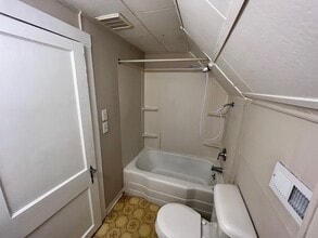 823 N 8th St in Manhattan, KS - Building Photo - Building Photo